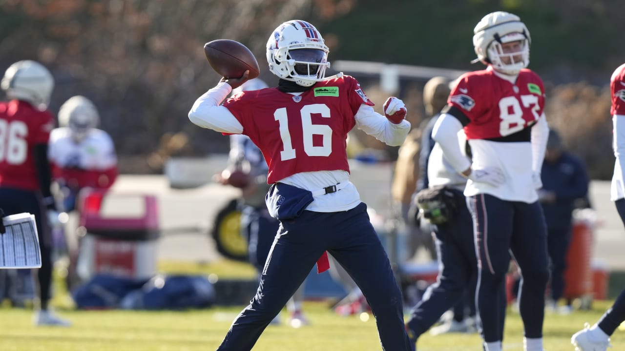 Analysis: Patriots Elevate QB Malik Cunningham From Practice Squad for Sunday's Game vs. Chargers