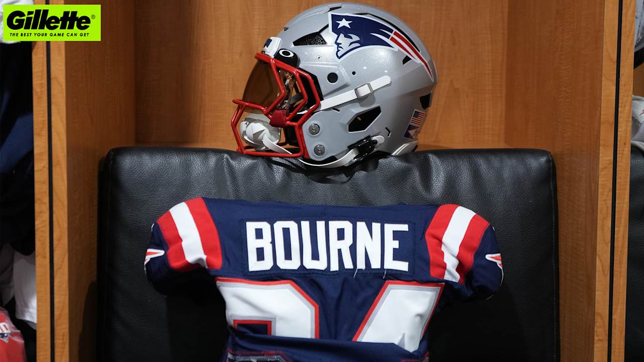 Photos: Regular Season Week 12: Inside the Patriots Locker Room and Player Arrivals presented by Gillette