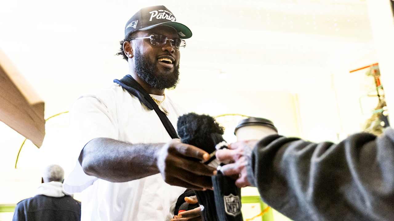 Ja'Whaun Bentley, Patriots teammates visit Pine Street Inn before World