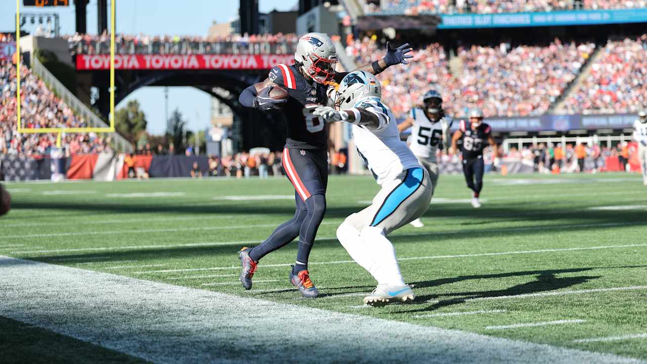 Stefon Diggs makes turn around grab near sideline to convert on fourth-down