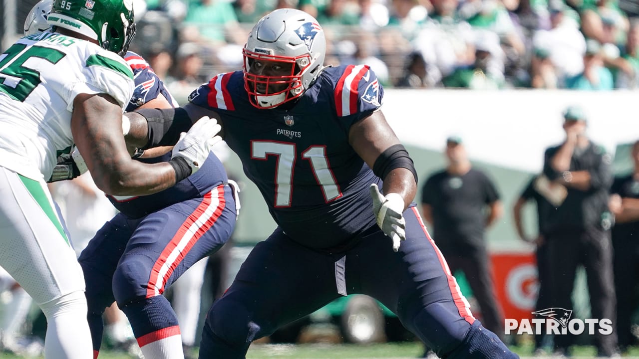 Mike Onwenu Discusses Re-Signing With the Patriots, Preparing to Play Right Tackle in 2024