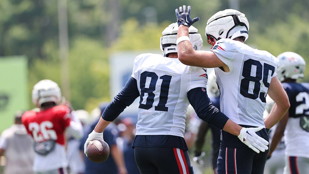 Patriots Notebook: Tight End Twosome Ready for Home Opener