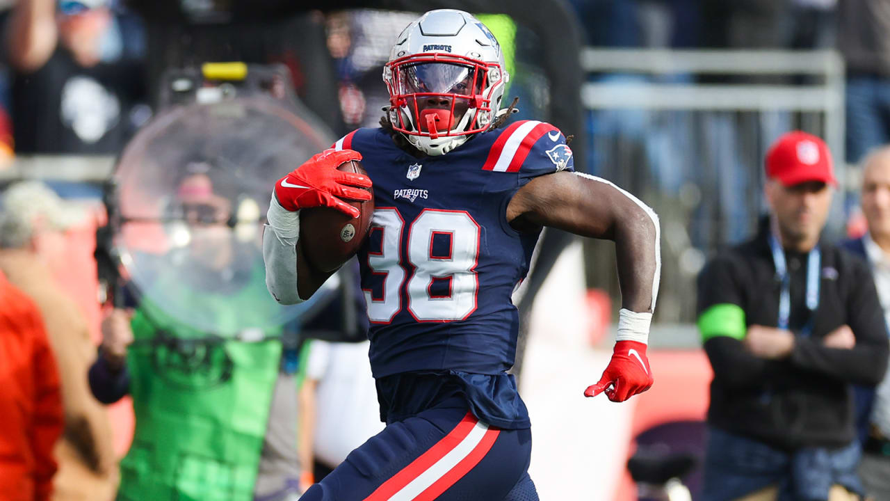 Report: Patriots Sign RB Rhamondre Stevenson to Four-Year Contract Extension 