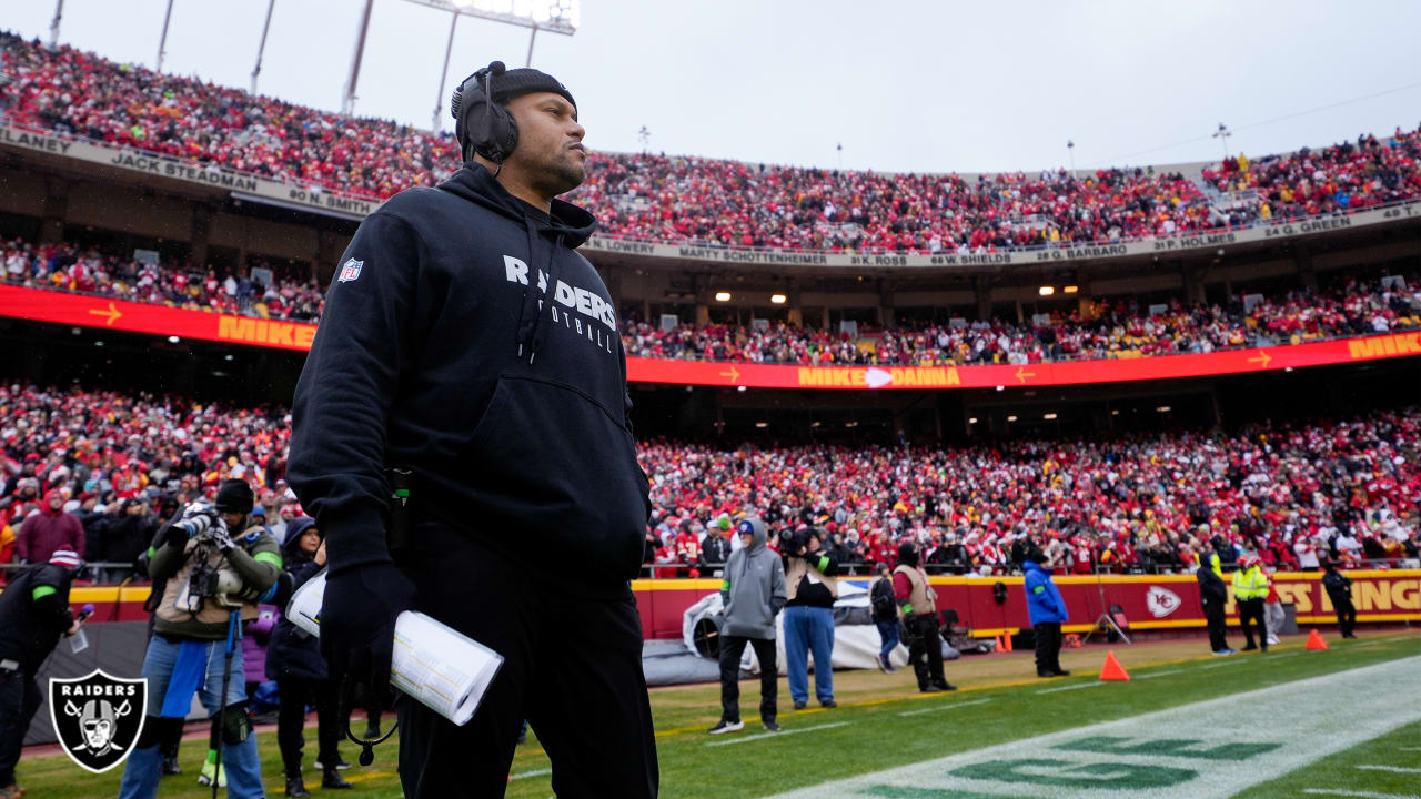 Pregame Sights From Week 16 Vs. Chiefs