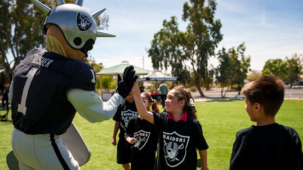 Raiders Host Spirit Day for Lil' Raiders School Challenge Champions