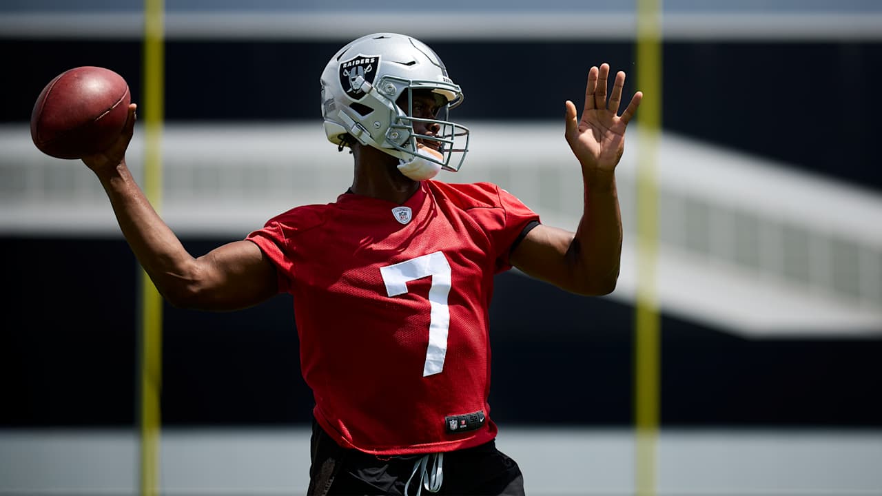 We want to be explosive': Geno Smith earning the respect of his peers,  coaches alike
