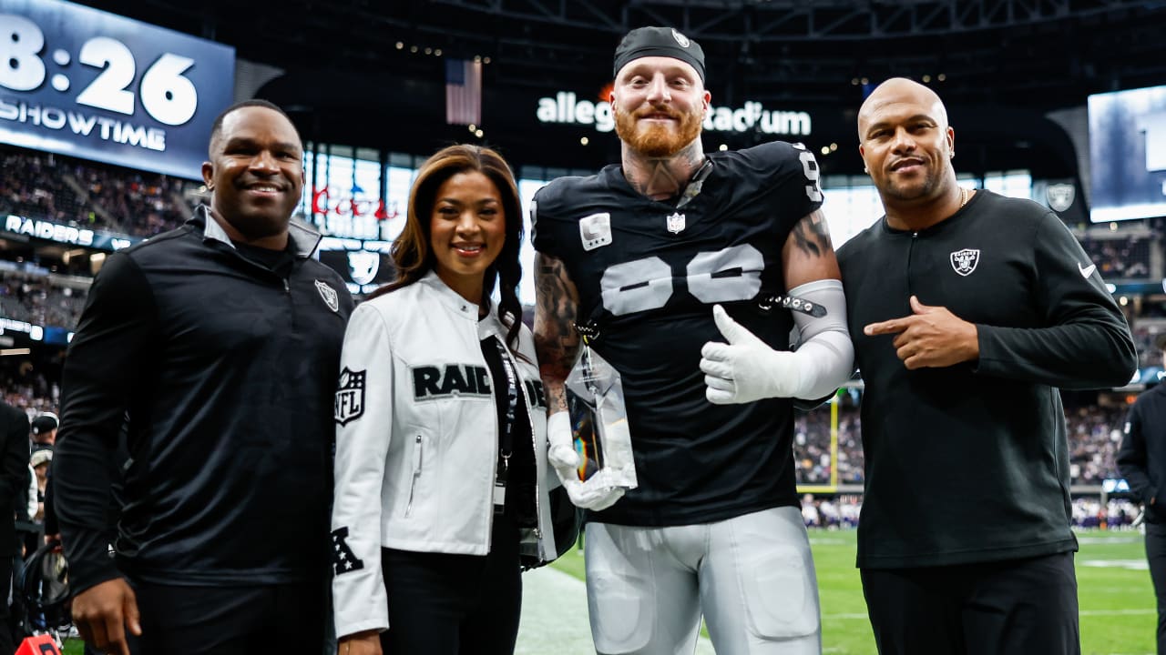 It's about giving back' for Maxx Crosby, the Raiders' Walter Payton Man of  the Year nominee