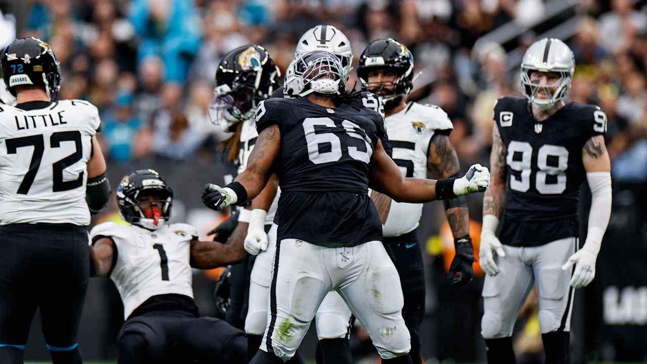 Image for Live Game Updates: Raiders vs. Jaguars | Week 9