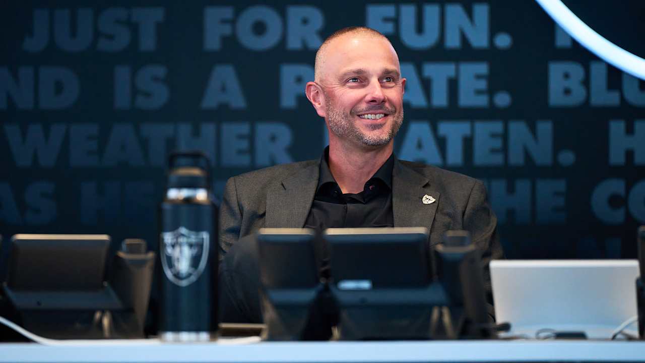 Tom Flores Passes No. 15 Torch to Raiders' No. 1 Pick Fernando Mendoza: 'He's Perfect' — image 2