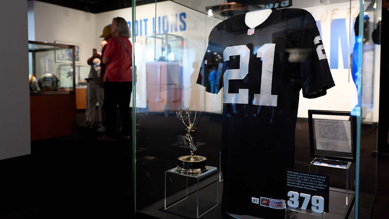 Eric Allen’s Pro Football Hall of Fame 'locker' offers mementos of time ...