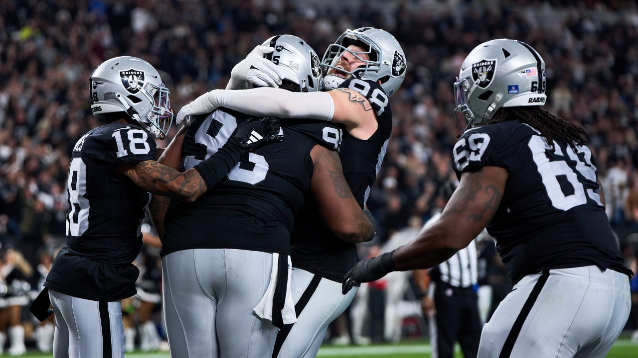 Las Vegas Raiders Score Franchise Record 63 Points Against Los Angeles