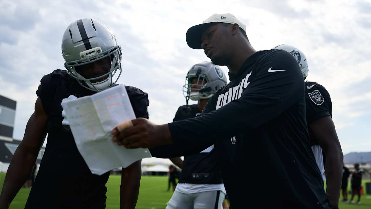 Raiders add Torrey Gill as offensive quality control coach