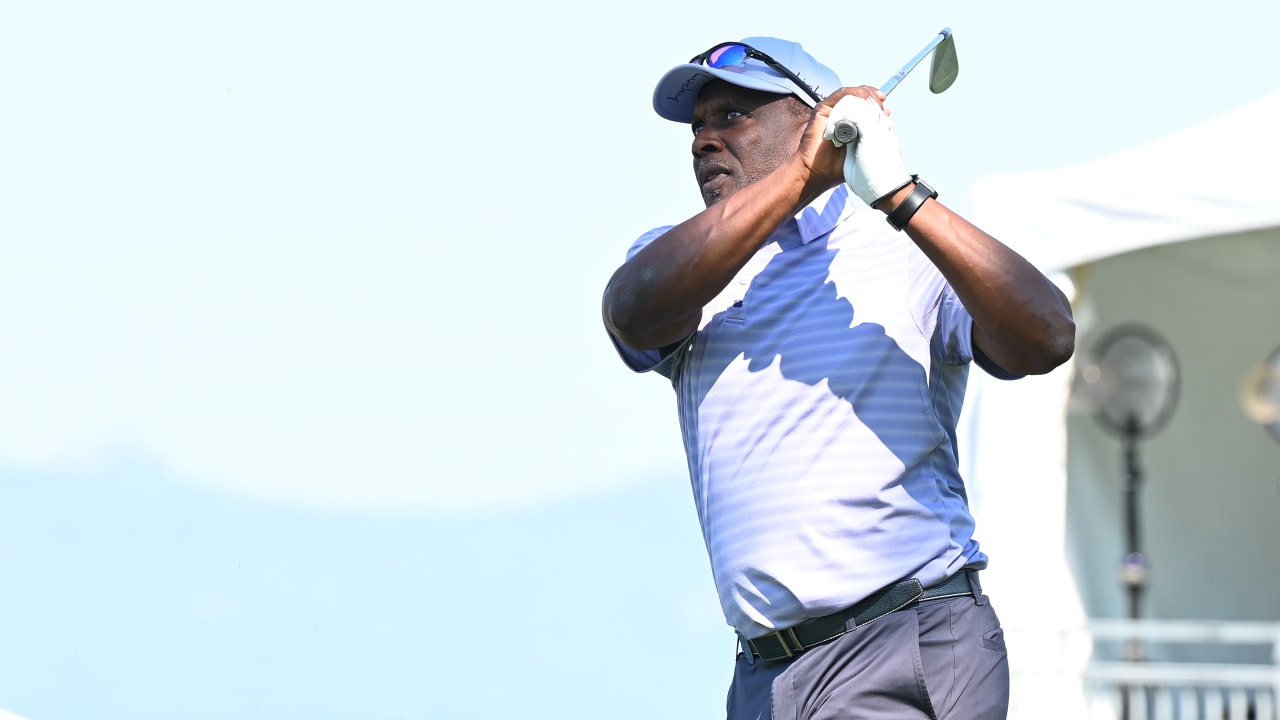 Hall of Famer Tim Brown hits hole-in-one at American Century Championship