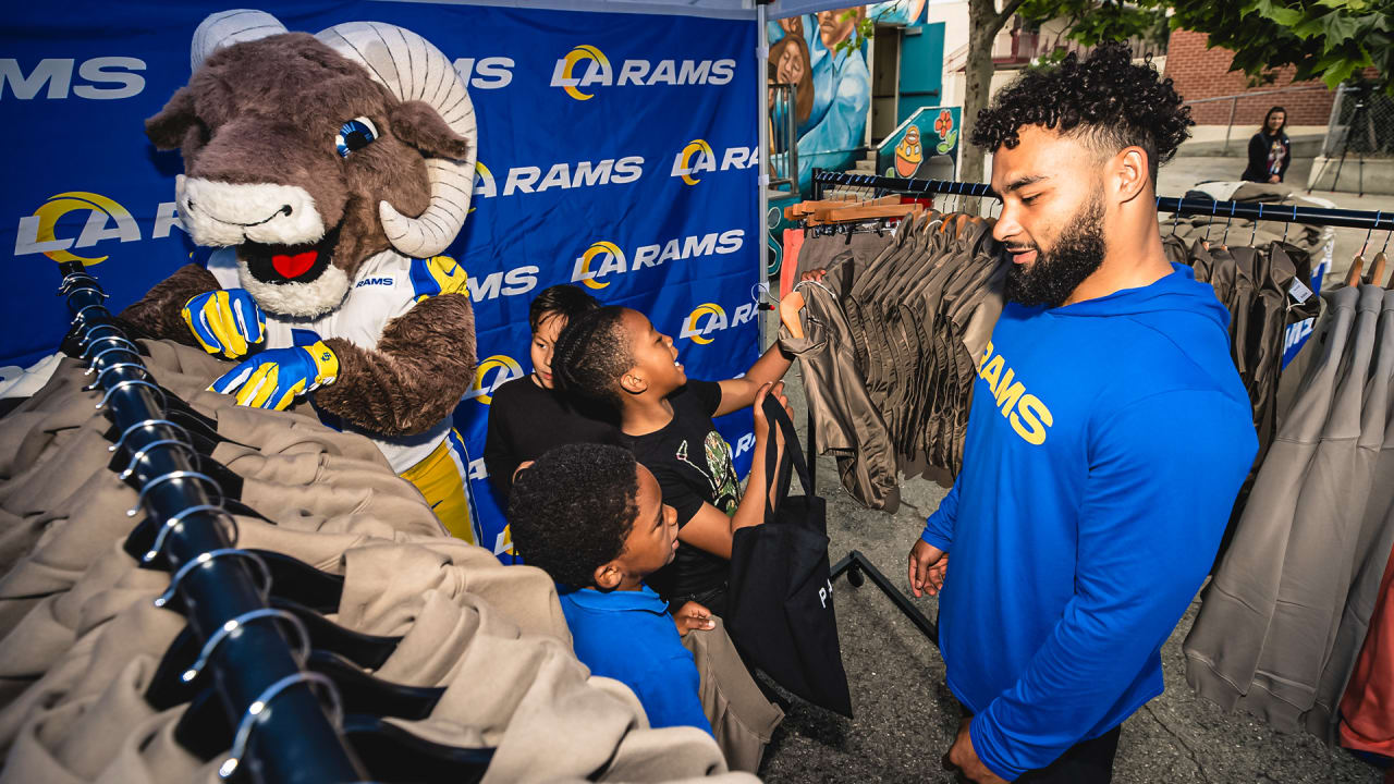 Los Angeles Rams Community | Kyren Williams & Rams staff join PacSun in ...