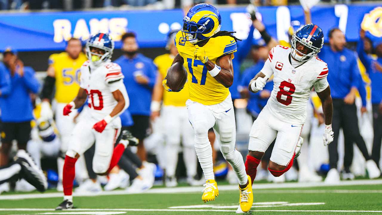 Wide receiver Davante Adams electrifies with a 31-yard touchdown catch ...