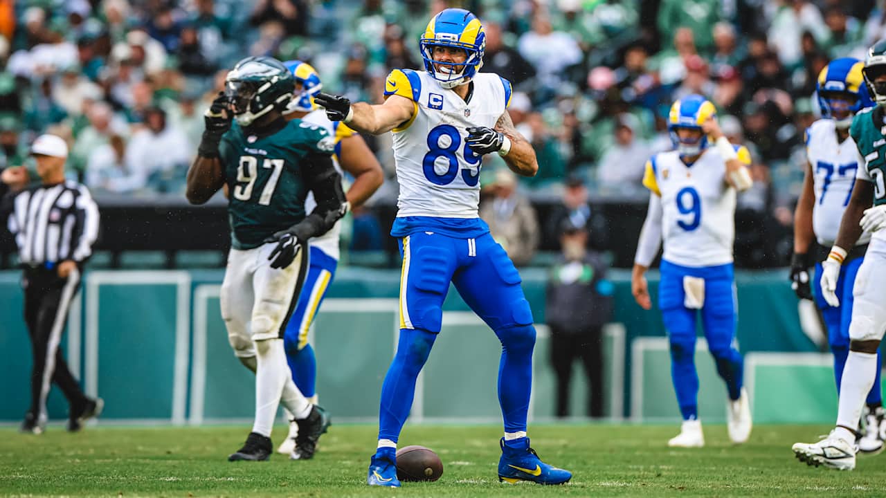 Tight end Tyler Higbee makes a 19-yard catch - Los Angeles Rams ...