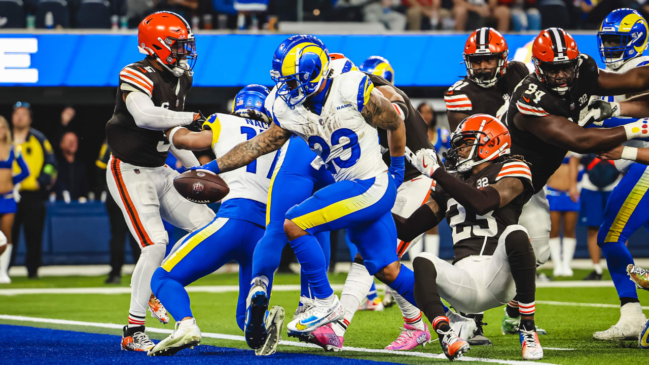 Los Angeles Rams Running Back Kyren Williams Rushes Into The End Zone ...