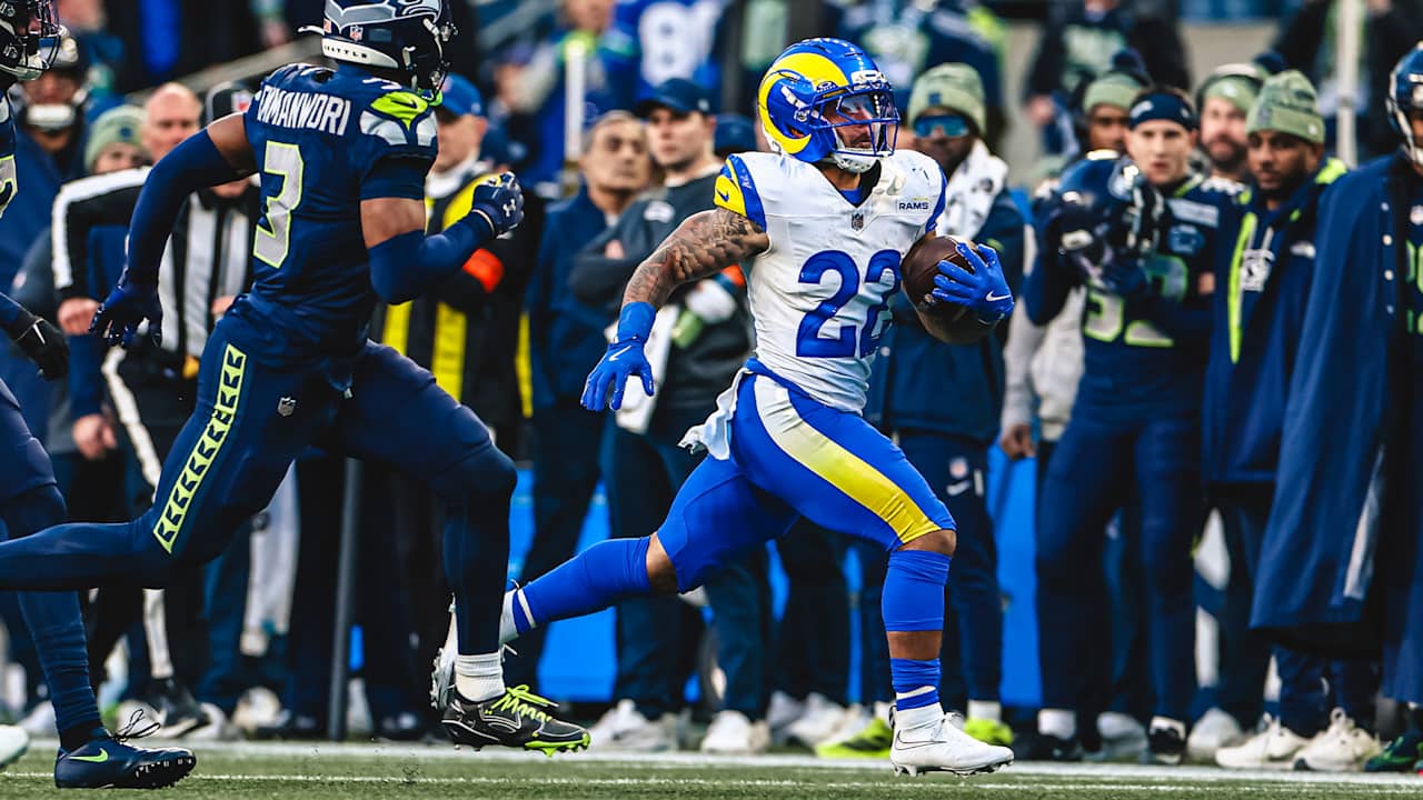 Blake Corum 19-yard rush - Los Angeles Rams Highlights - NFC ...