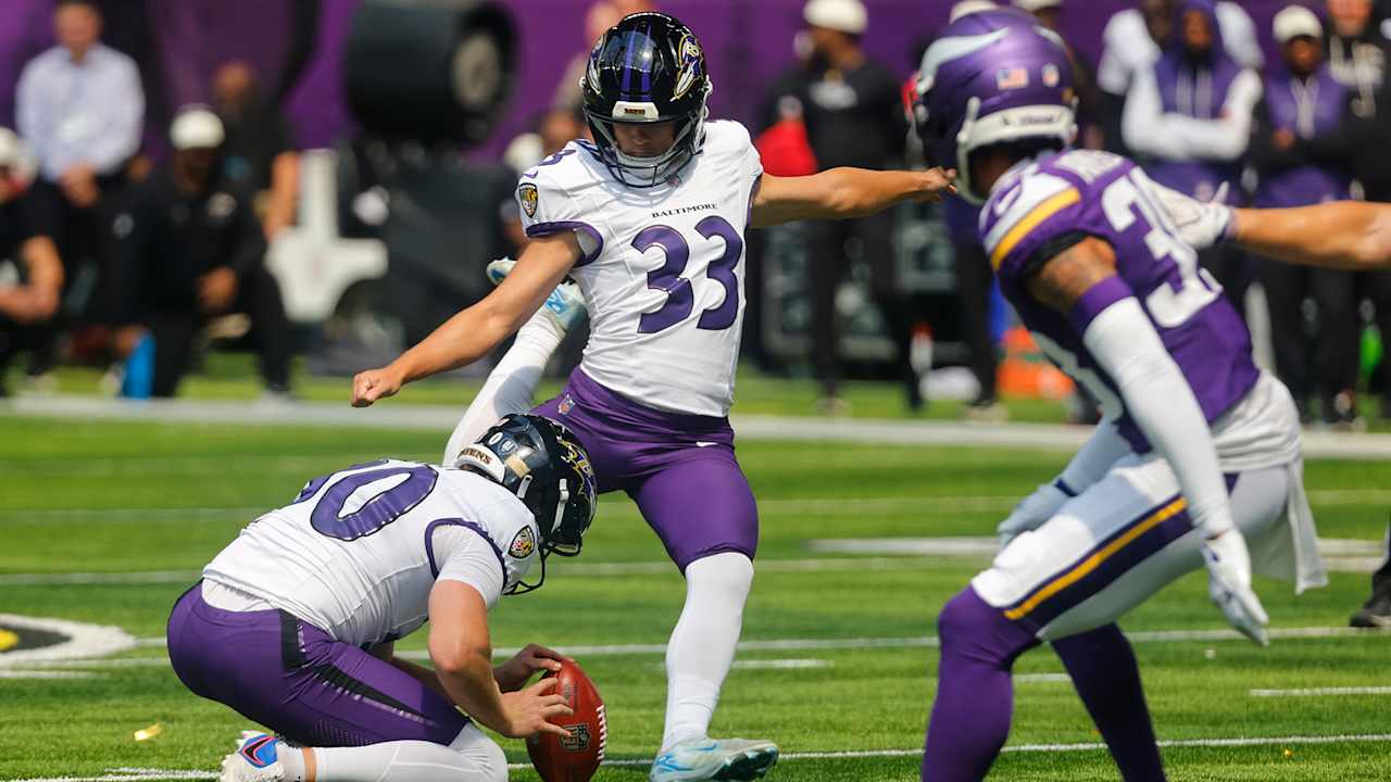 Tyler Loop Opens Scoring With 49-Yard Field Goal