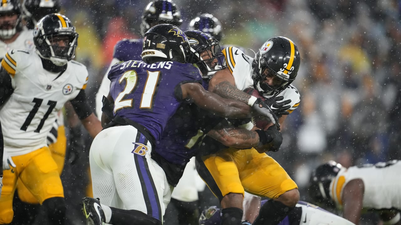 Game Action Gallery: Ravens Vs. Steelers, Week 17