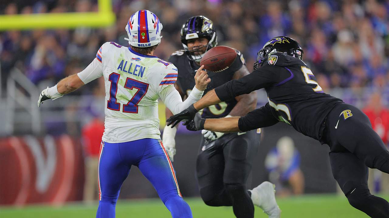 Kyle Van Noy Blows Up Bills' Trick Play With Fumble | Ravens-Bills ...