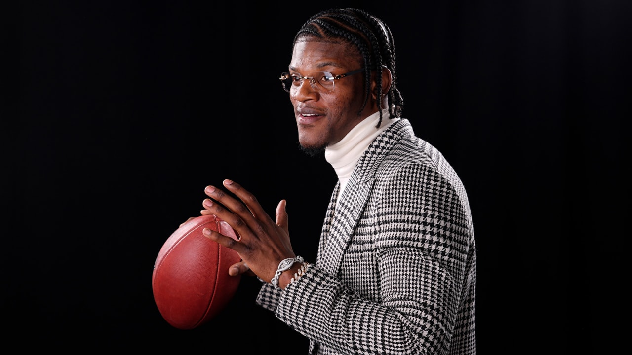 Tom Brady, LeBron James And Other Legends Congratulate Lamar Jackson on Second MVP - Vimarsana News