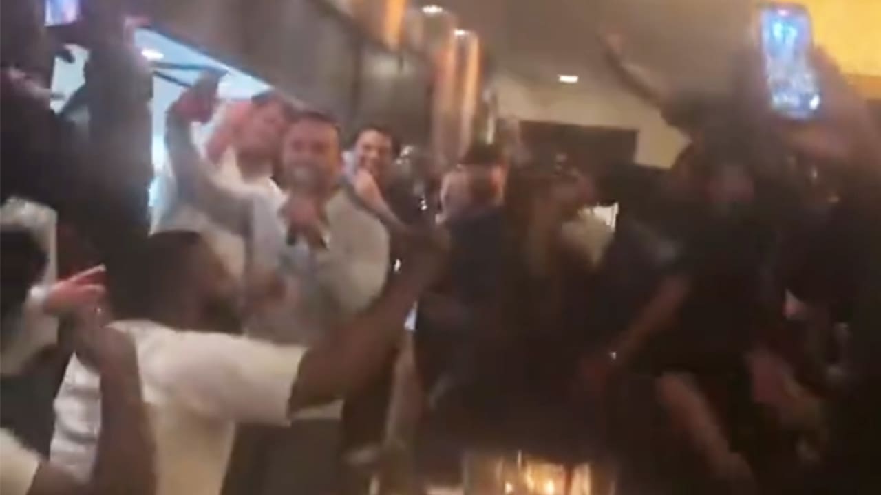 Jesse Minter Raps Eminem’s ‘Lose Yourself’ at Team Dinner