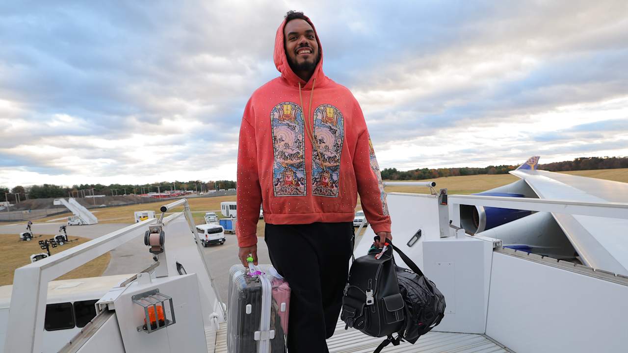 Photos: Ravens Depart for Los Angeles