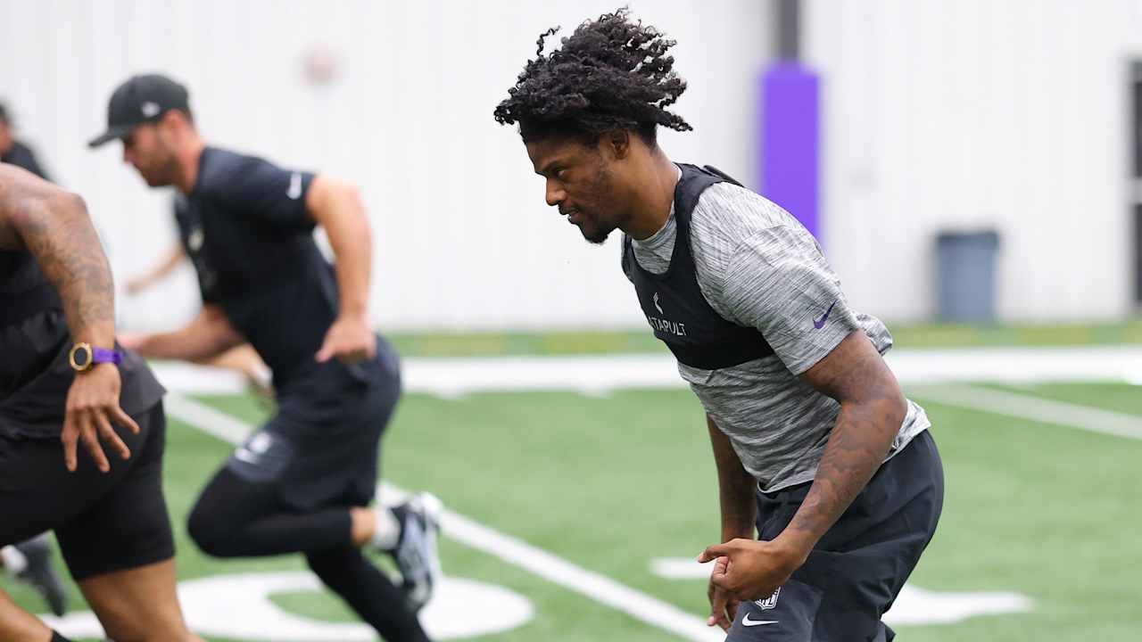Lamar Jackson Arrives for Ravens' Offseason Program