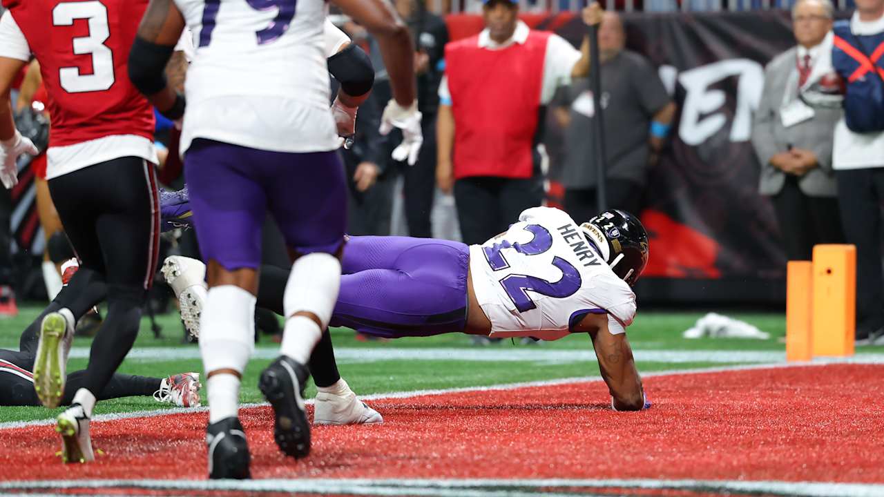 Derrick Henry Dives in for Game-Tying 2-Point Conversion | Ravens Week ...