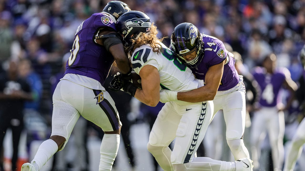 Kyle Hamilton Does Push-Ups After Near Interception | Ravens-Seahawks ...