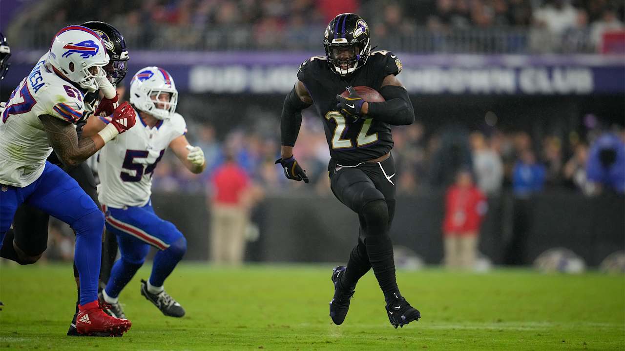 Derrick Henry Breaks Down the Sideline for 26 Yards RavensBills