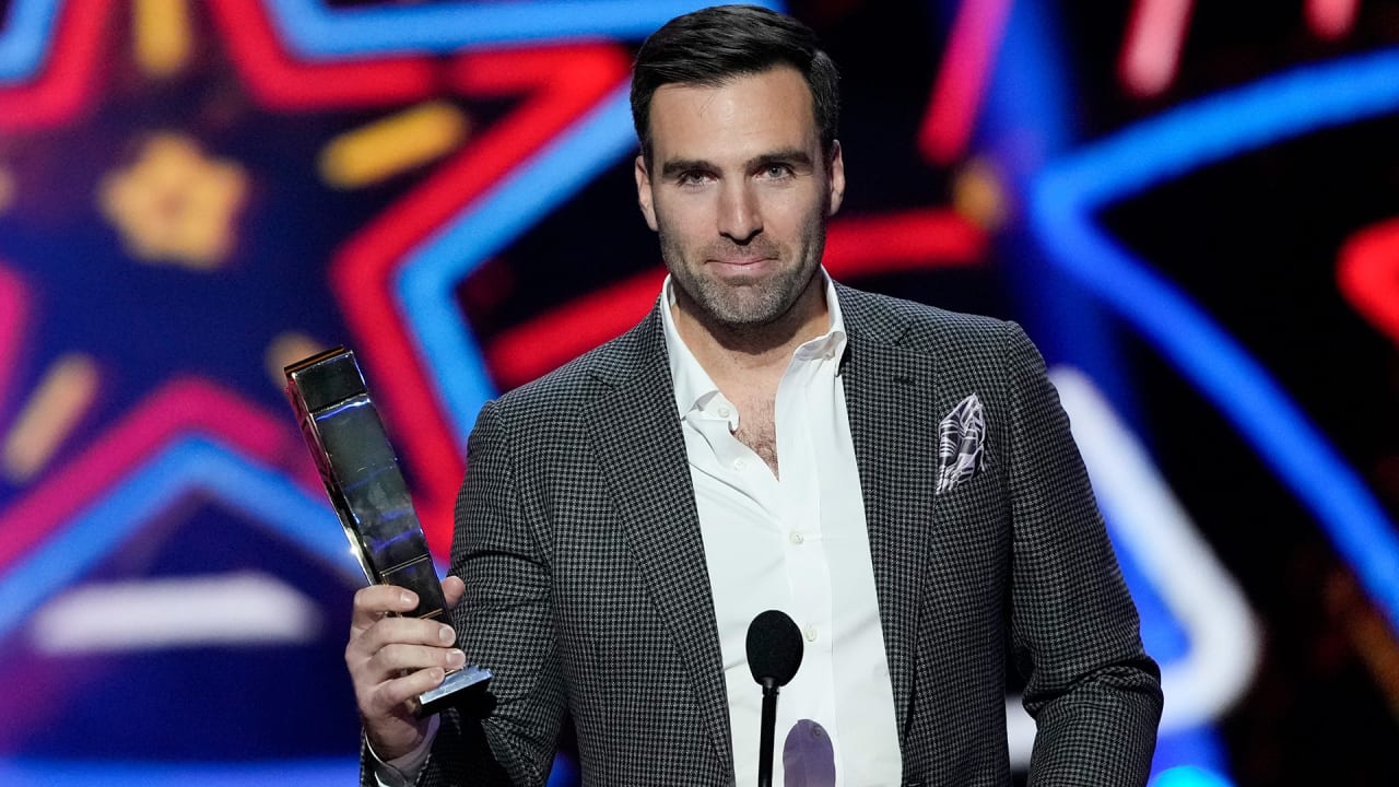 Joe Flacco Wins 2023 Comeback Player of the Year, Celebrates With Lamar Jackson - Vimarsana News