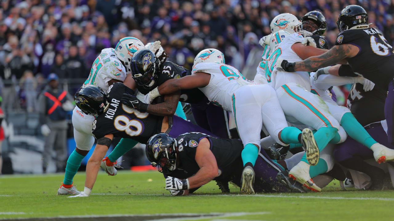 Gus Edwards Pounds in Goal-Line Touchdown | Ravens-Dolphins Highlights ...