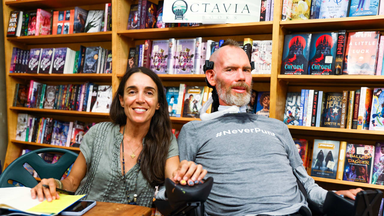 Photos: Steve Gleason holds book signing at Octavia Books
