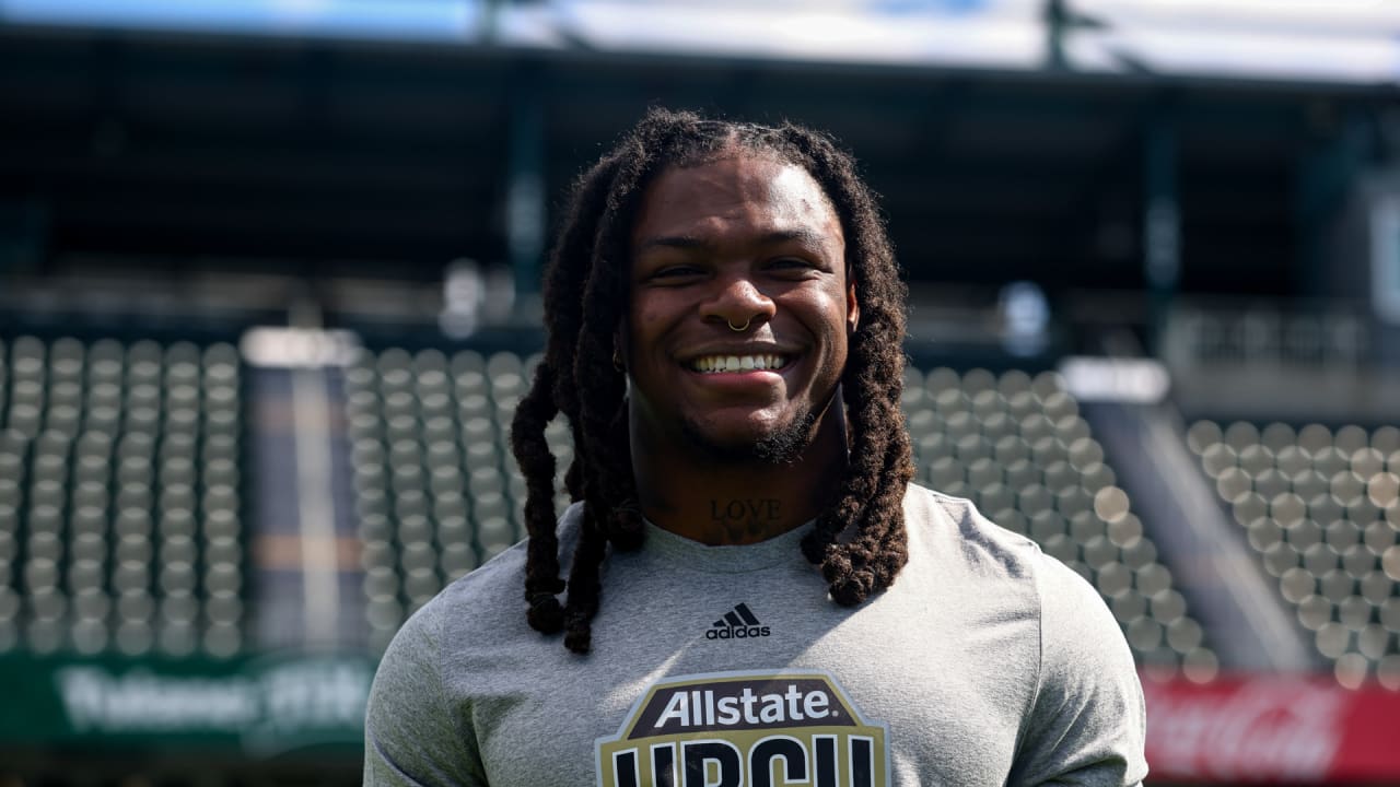 Jarveon Howard has a 'brother' in Johnathan Abram as he pursues