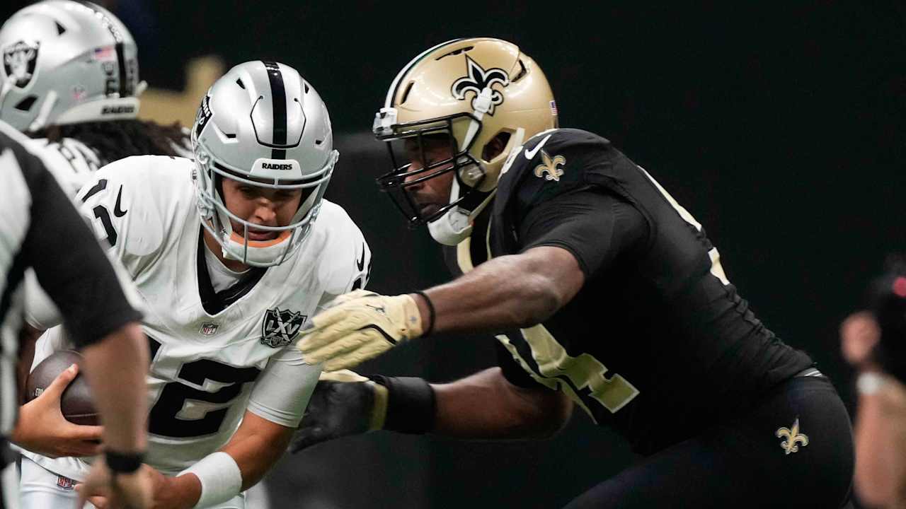 Photos Game Action Saints vs Raiders 2024 NFL Week 17