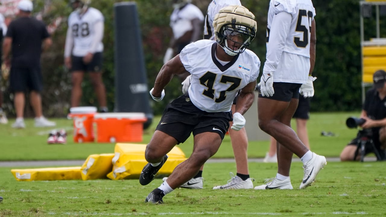 Khaleke Hudson hungry to continue learning in new linebacker room | Saints  Podcast Rewind