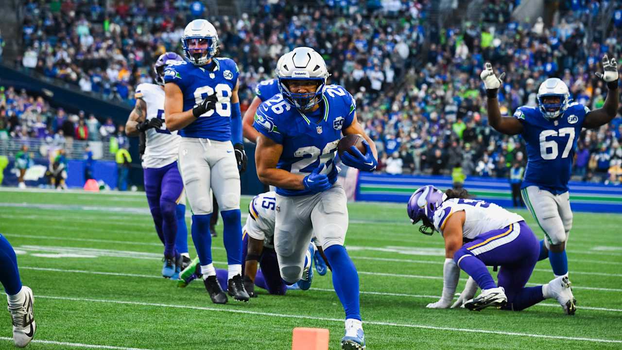 Seattle's Offense Has Tough Outing, But Finishes Strong In 26-0 Win