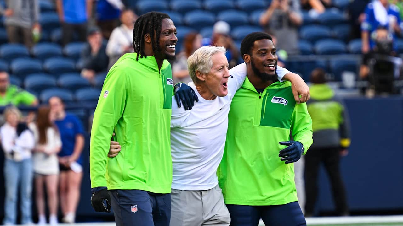 Pete Carroll Receives Warm Welcome In Return To Lumen Field