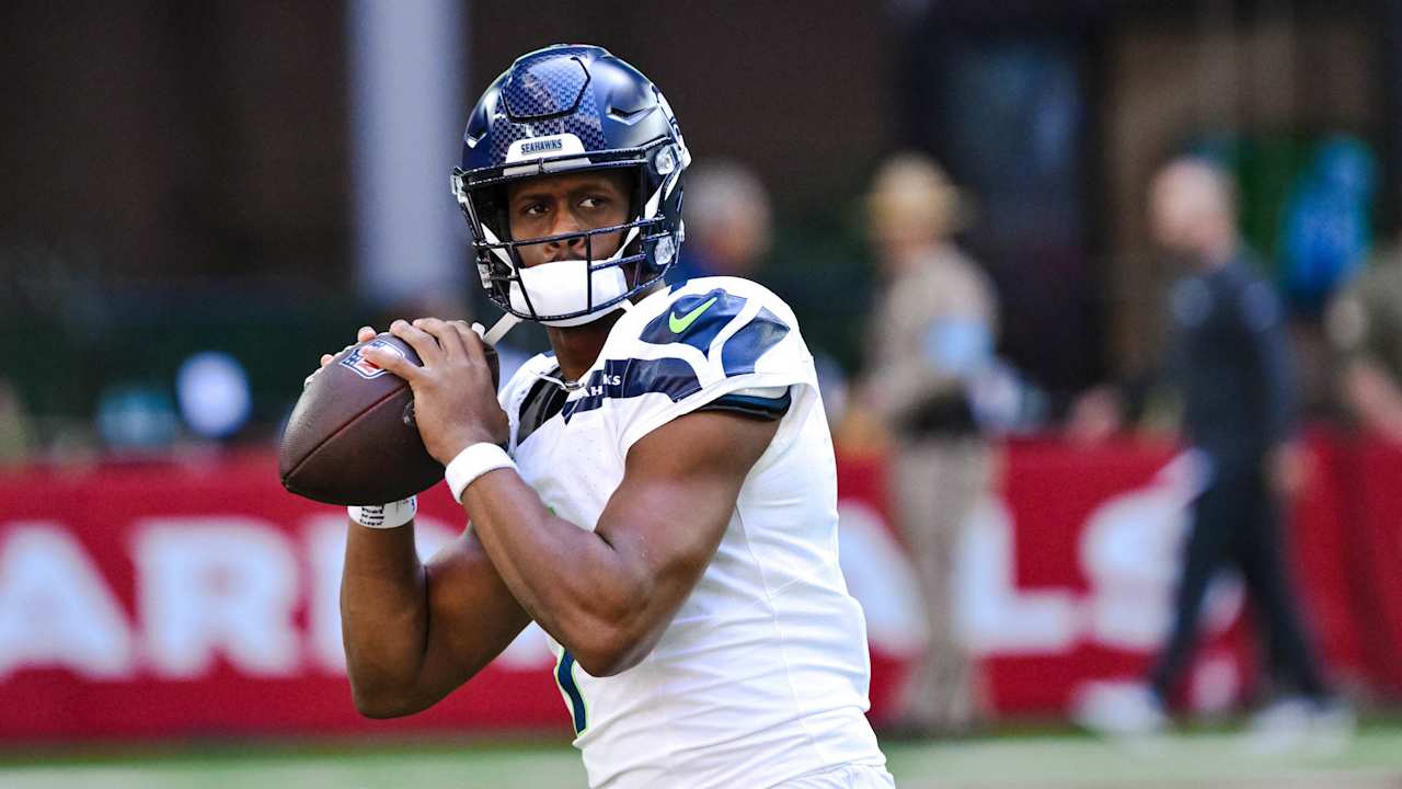 ‘Business As Usual’ For Geno Smith & The Seahawks Despite Short, Holiday Week