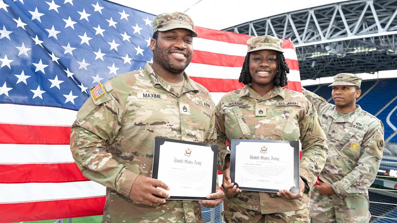 PHOTOS Seahawks Honor Military Reenlistment At Lumen Field
