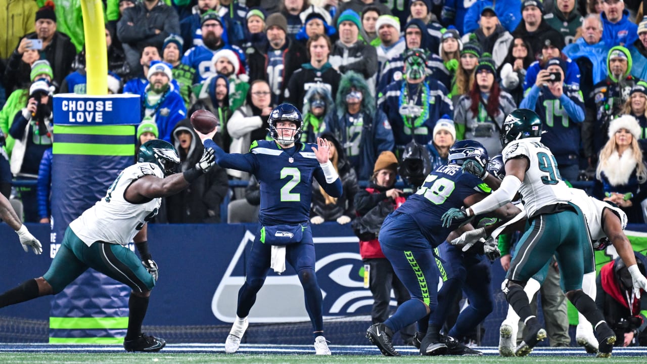 Drew Lock joue à un « jeu de football fantastique » pour amener les Seahawks à revenir contre les Eagles