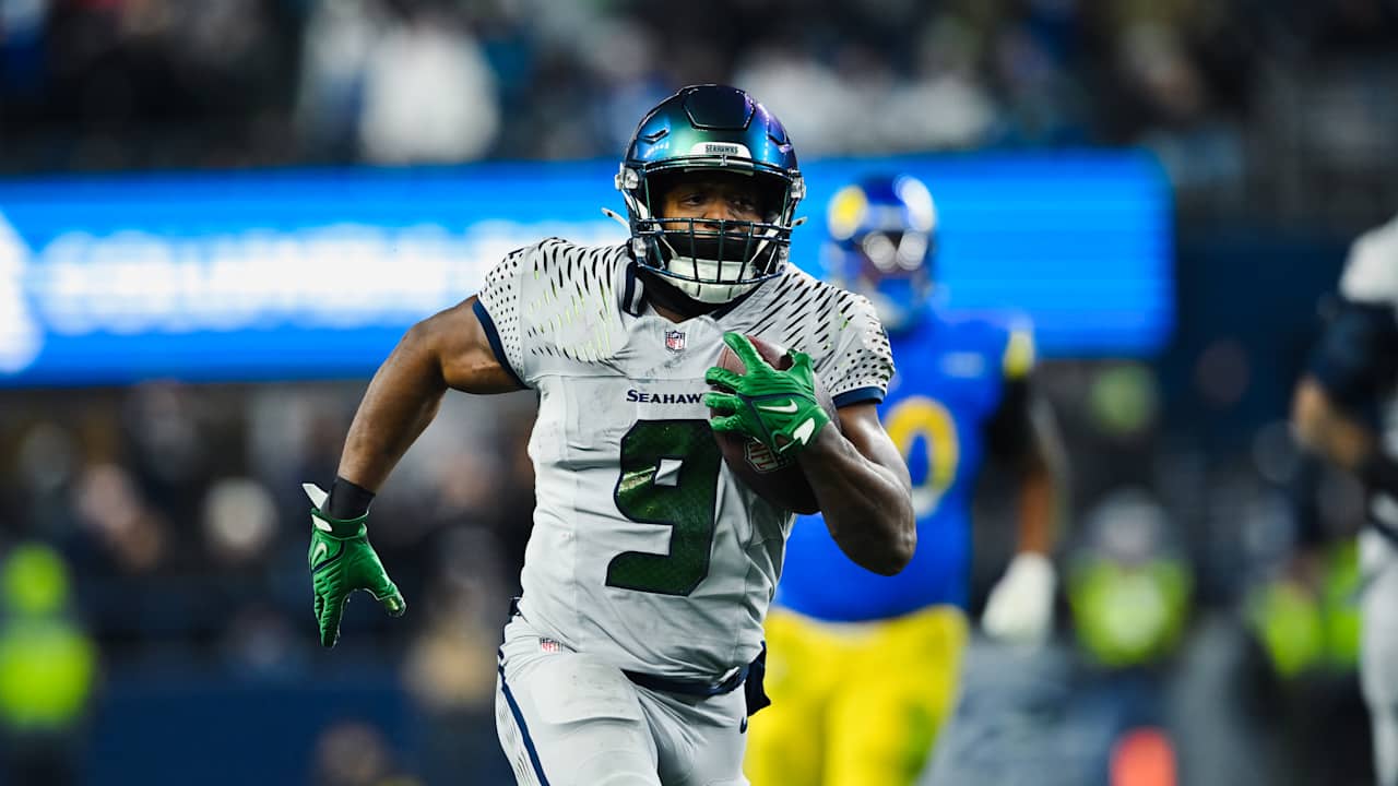 Kenneth Walker III Helps In Run & Pass Game In 38-37 Seahawks Win
