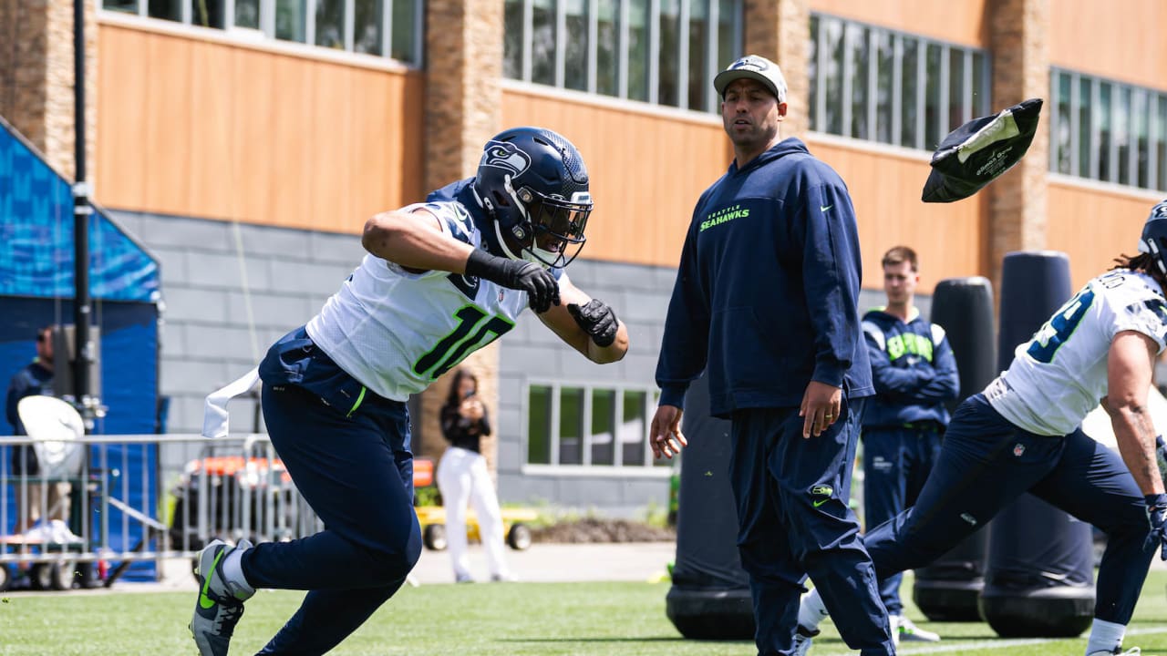 Aden Durde ‘Learning Every Day’ In First Year As Seahawks Defensive ...