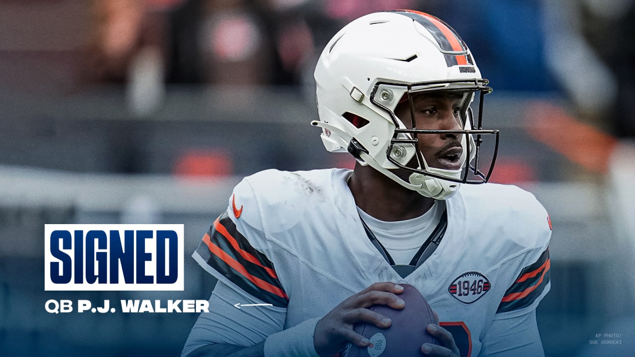 Seahawks Sign QB P.J. Walker