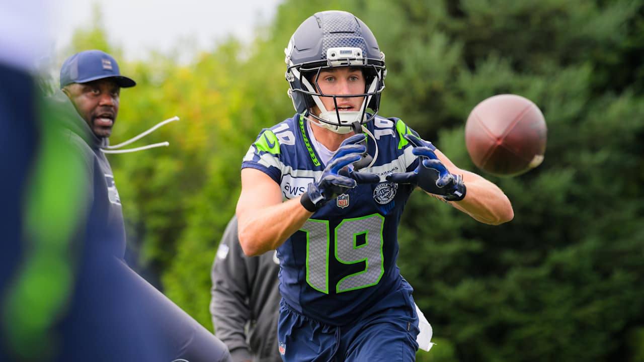 SeahawksのJake Boboが膝に深刻な負傷、今季絶望の可能性