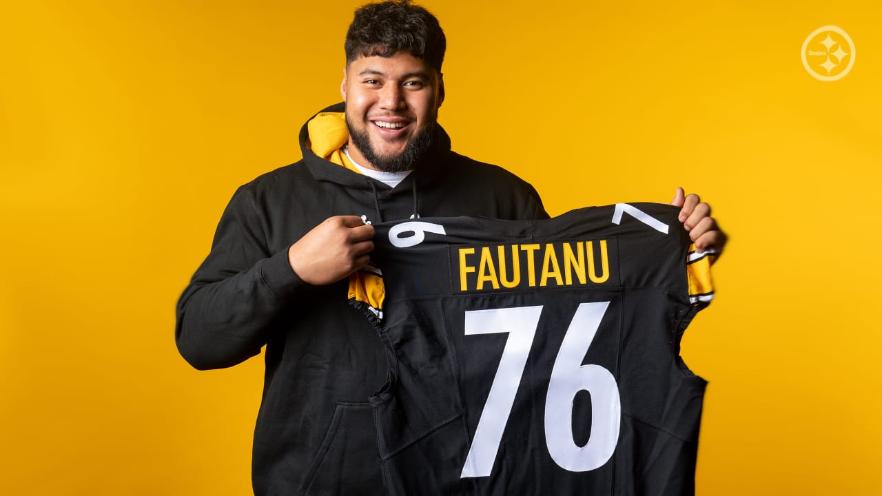 Fautanu selects his number