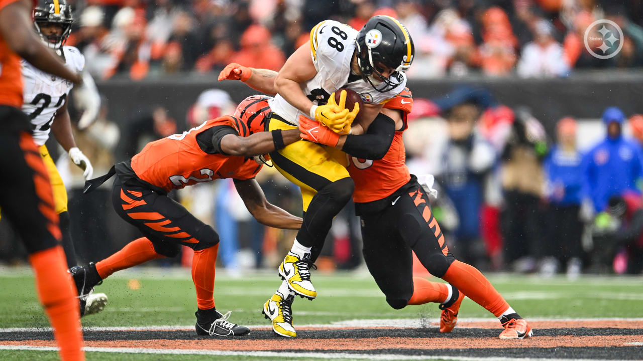 Pittsburgh Steelers Triumph With 16-10 Win Over Cincinnati Bengals On ...