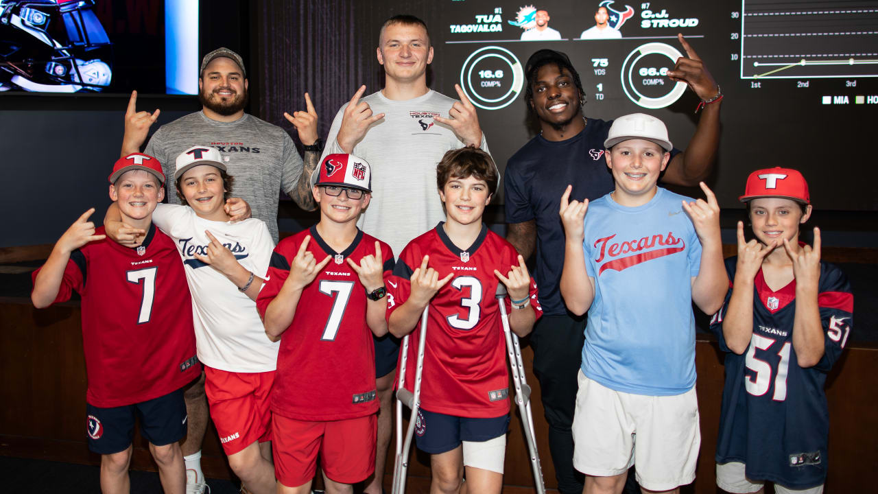 Madden 24 Showdown in NRG Stadium pits players against young Texans fans